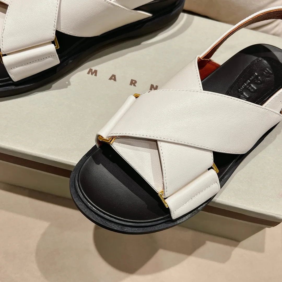 👟👟Ex-factory price 440👟👟 Marni Mani, popular online celebrity style, Taobao, popular single style in physical stores! Thick-soled, elevated classic cross-strap, color-blocked flat-soled cowhide open-toe European and American style women's sandals. Fabric: Cowhide Lining: Sheepskin Outsole: Rubber Button: Gold Size: 35-40